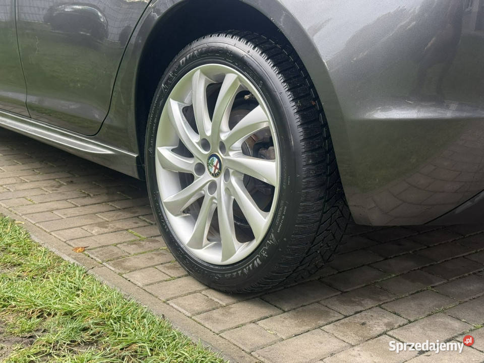 Alfa Romeo Giulietta 14 Benzyna Serwisowany światła do jazdy dziennej Piekoszów sprzedam