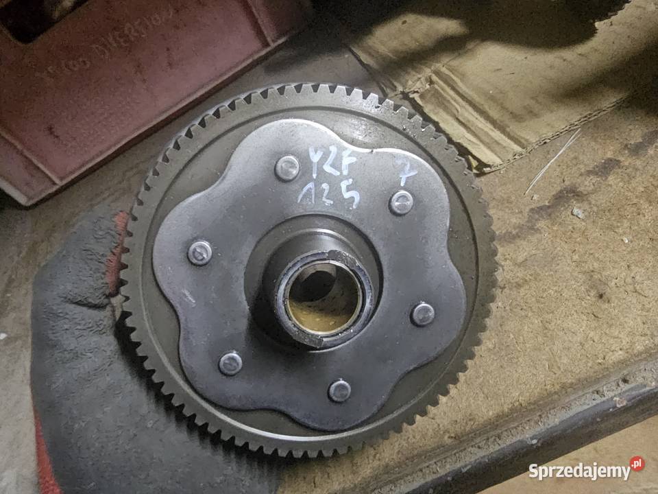 Yamaha YZF 125 R sprzęgło kosz sprzęgłowy