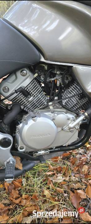 Honda Varadero XL 125 2004r nieuszkodzony Chybie