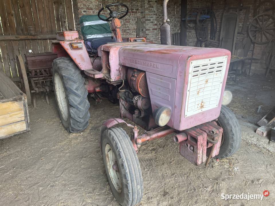 Ciągnik rolniczy Władimiriec T25 uszkodzony Furmany