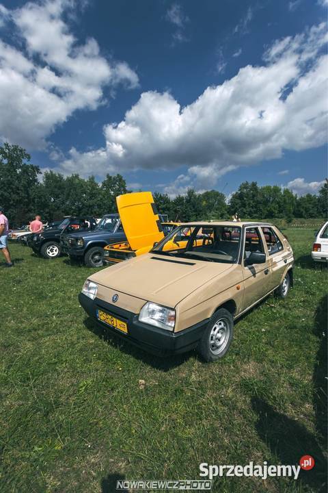 Sprzedam Skodę Favorit Zabytkowa stan nieuszkodzony