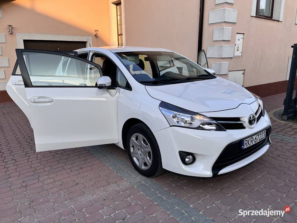 Toyota verso lift benzyna navi ładny stan 1314 Krosno