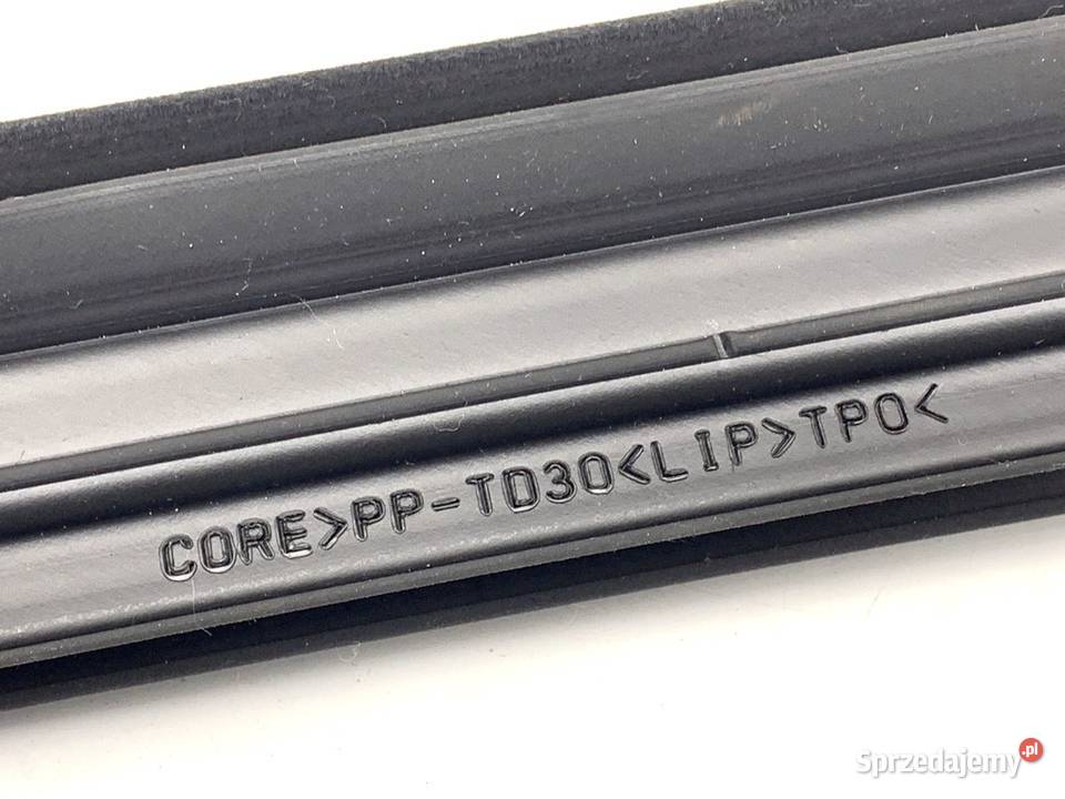 LISTWA ZGARNIAJĄCA TYŁ PRAWY WEWNĘTRZNA LEXUS Listwy