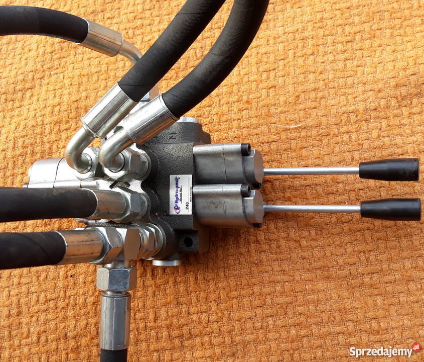 Rozdzielacz 2 sekcyjny URSUS MF Piotrków Trybunalski sprzedam