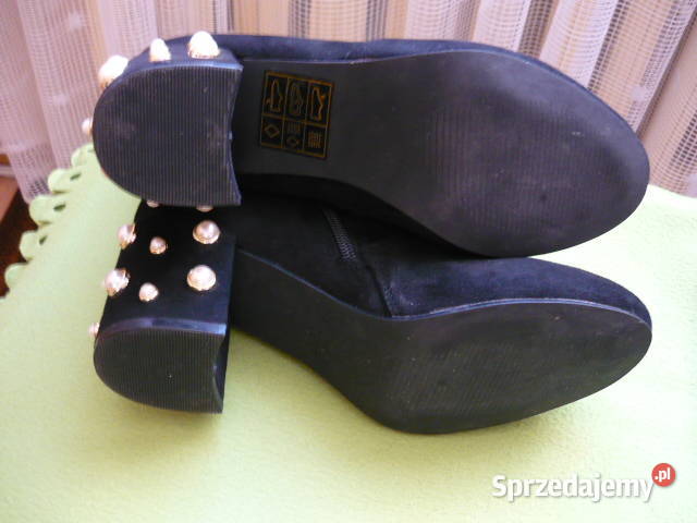Botki czarne zamszowe z koralami Kozaki Myszków
