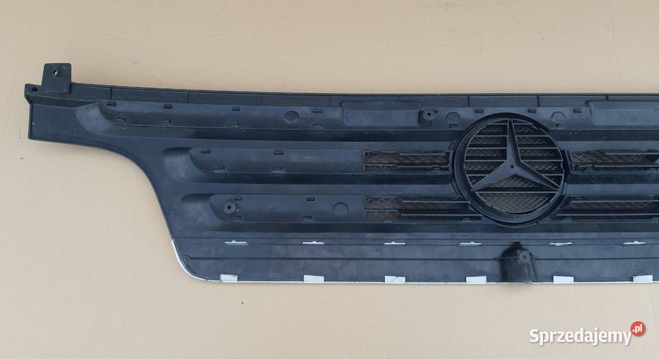 MERCEDES ATEGO GRILL ATRAPA EMBLEMAT A9738800023 sprzedam