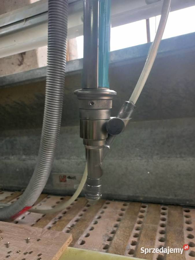 Wkrętak pneumatyczny z podajnikiem wibracyjnym Miodary