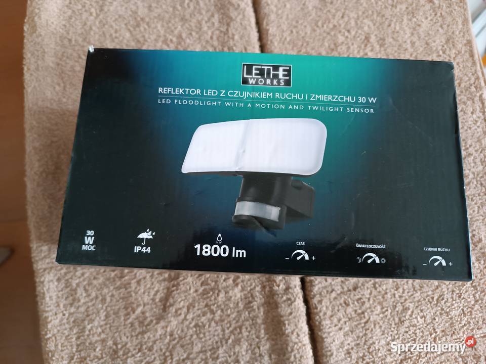 Reflektor led z czujnikiem ruchu i zmierzchu 30 sprzedam
