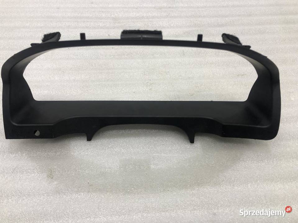 RAMKA LICZNIKA MERCEDES W204 A2046800023