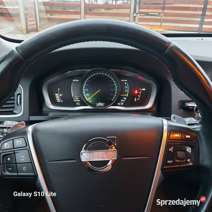 VOLVO V60 D4 181 Rok produkcji 2014 Przodkowo