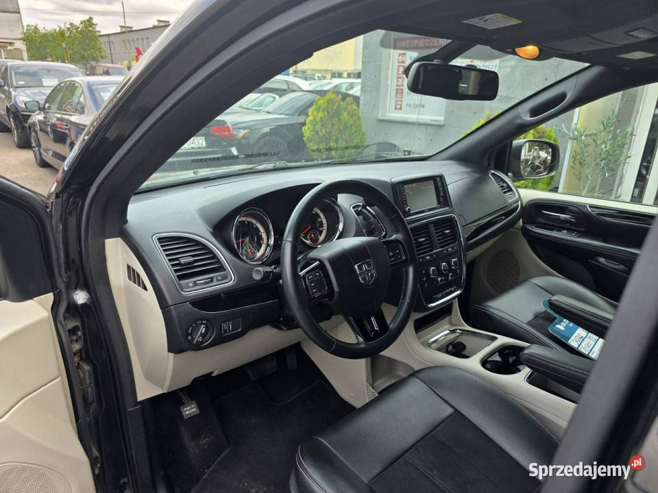 Dodge Grand Caravan 36 Benzyna 286 Klimatyzacja światła do jazdy dziennej Słupsk