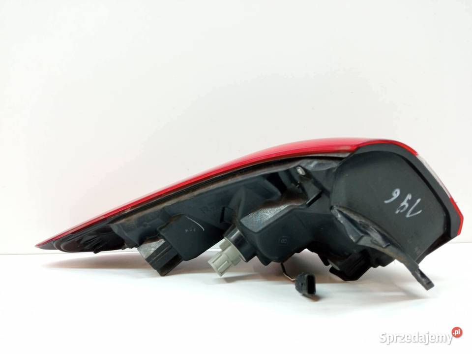 LAMPA TYŁ PRAWA J11 Nissan Qashqai II 2013