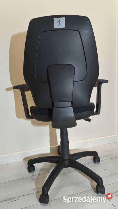 1 Ergonomiczne krzesło biurowe Nowy Styl Master 64cm Białystok