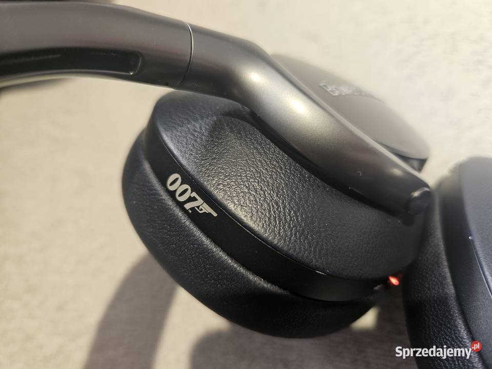 Bowers Wilkins Px8 Bond edition