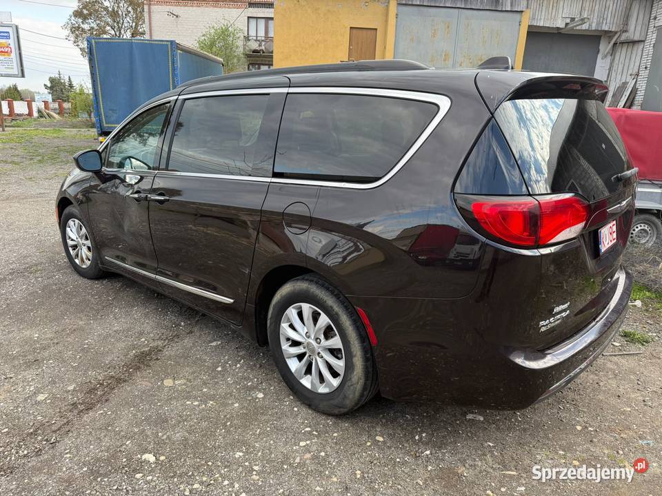 CHRYSLER PACIFICA TOURING L 36 2017 okazja tanio skórzana tapicerka Węgrzce sprzedam