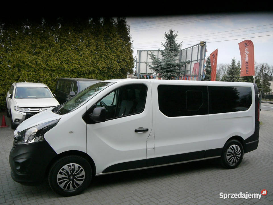 Opel Vivaro Długi 9osob Stan b 100bezwypadkowy wspomaganie kierownicy Częstochowa