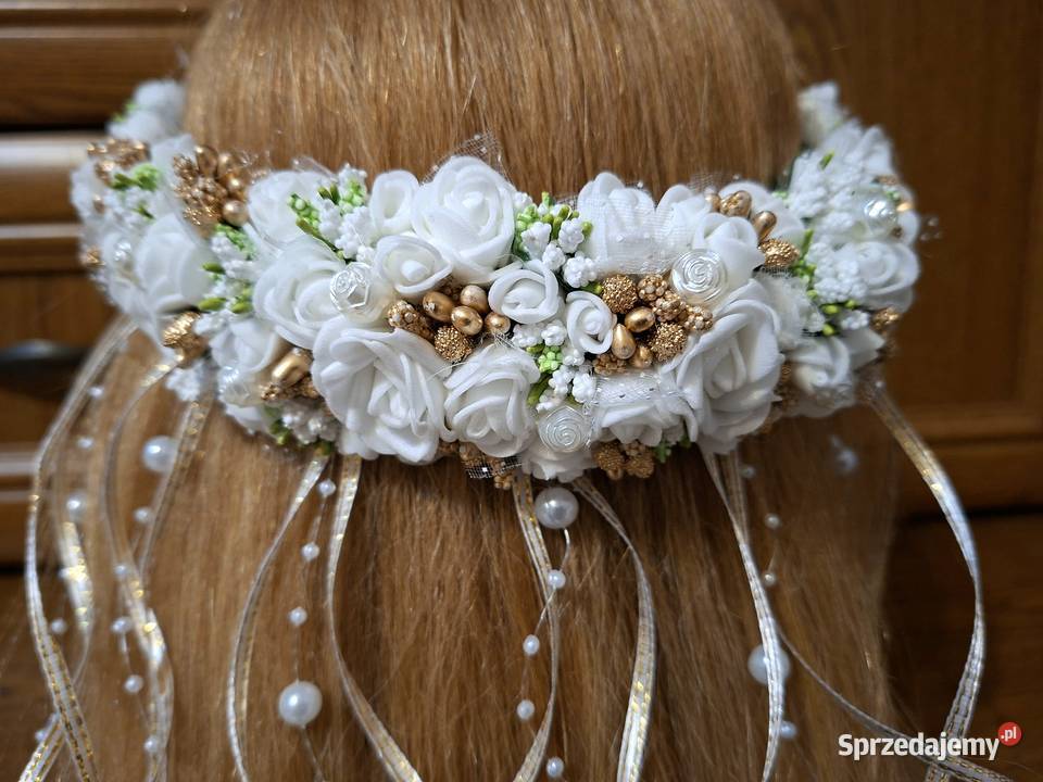 Wianek komunijny bialo zloty asymetryczny