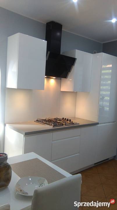 PANELE SZKLANE Z LACOBEL JEDNOKOLOROWE DO KUCHNI Wolsztyn