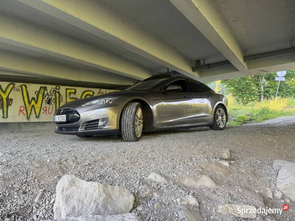 Tesla Model S 70D AWD 2016 Free Supercharging Rok produkcji 2016 Jeleśnia