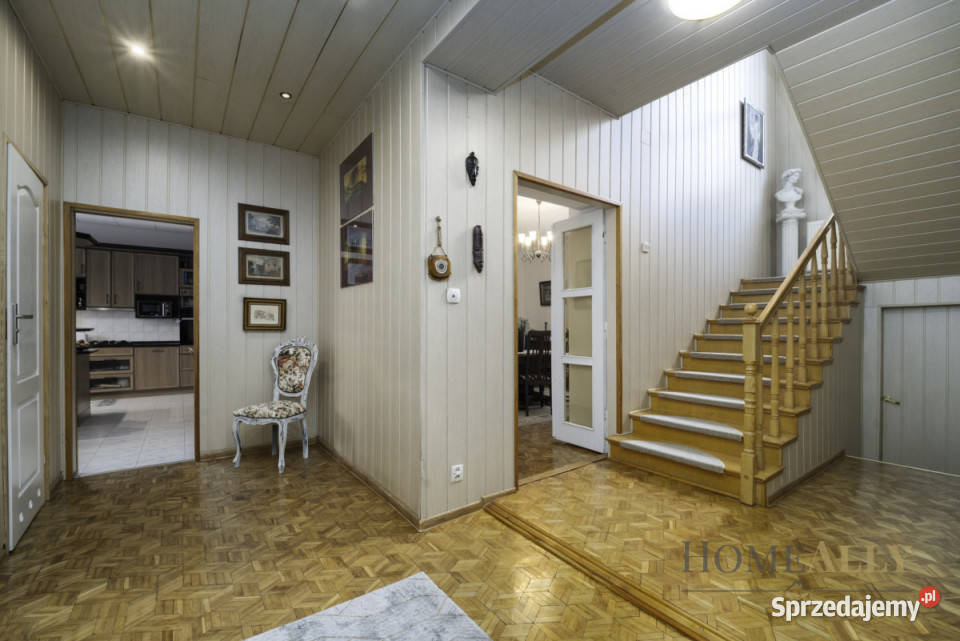 Dom wolnostojący 2698m2 Warszawa Lustrzana