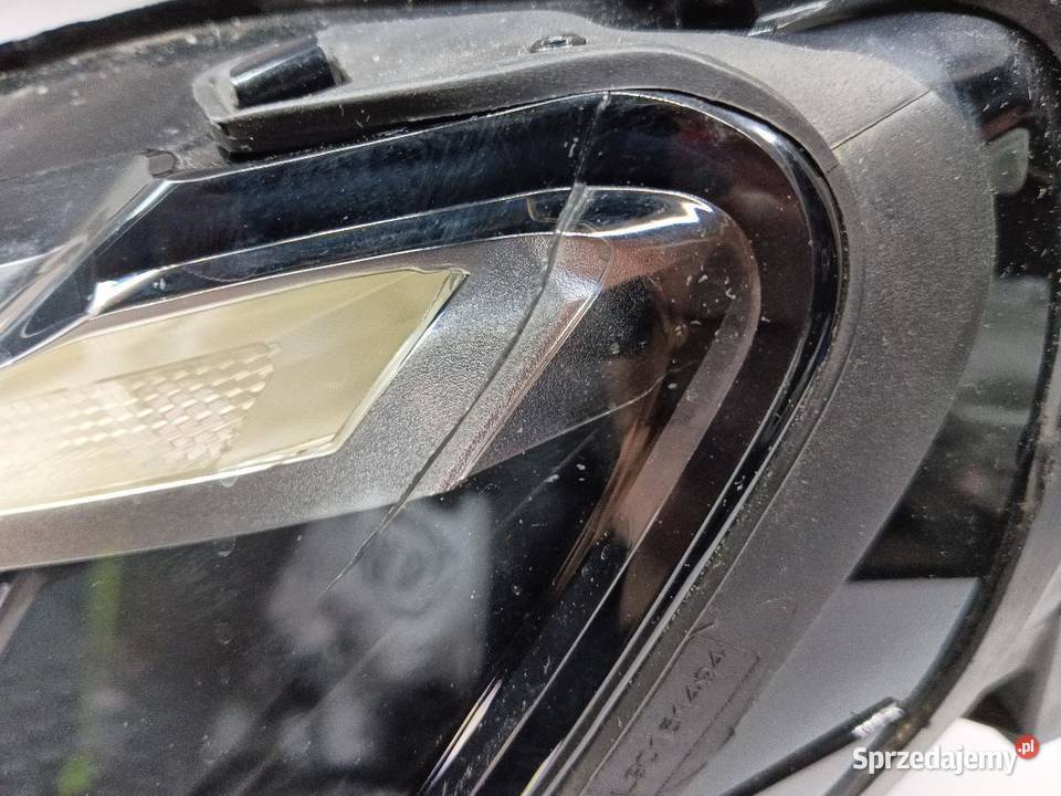 LAMPA PRZÓD PRZEDNIA LEWA AUDI A3 8Y0941035 sprzedam