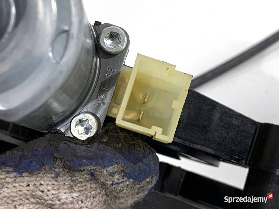 PODNOŚNIK SZYBY PRAWY TYŁ AUDI Q8 4M8839462 SUV