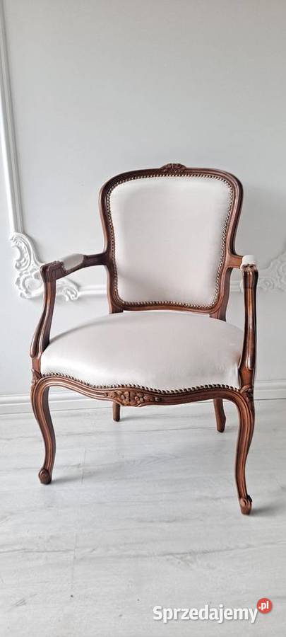 Stylowy jasny kremowy fotel krzesło Ludwik Szczecin