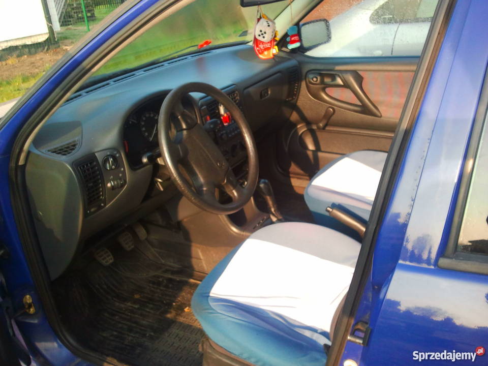 Samochód krajowy 4 drzwiowy śląskie