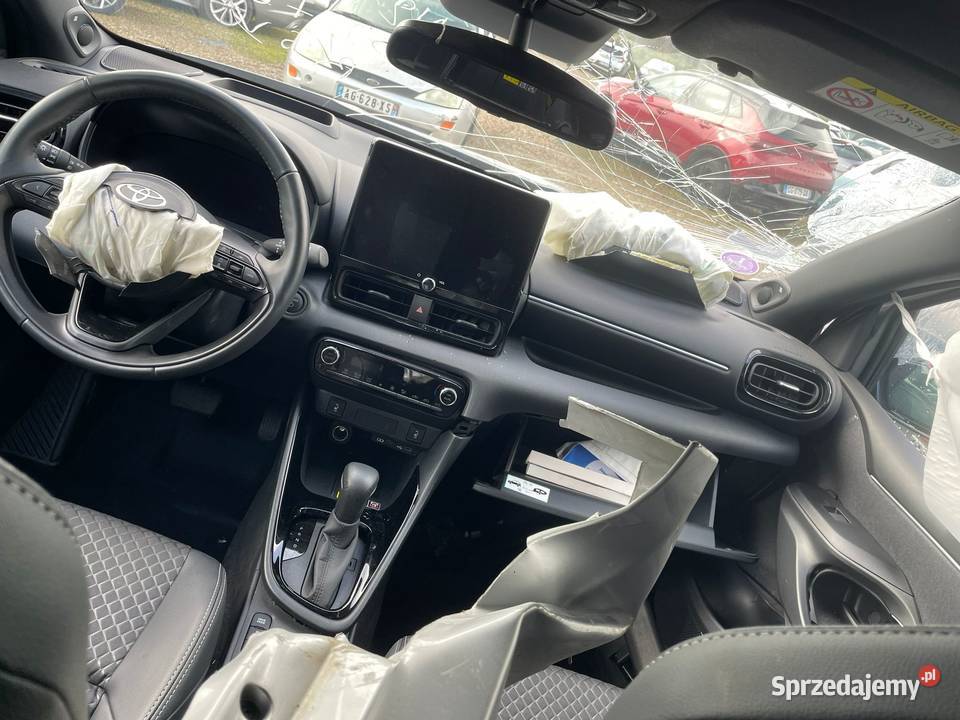 TOYOTA Yaris Hybride 116H Collection GX810 Słubice