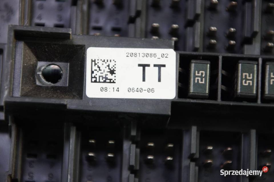 SKRZYNKA BEZPIECZNIKÓW CADILLAC ESCALADE ESV osobowe Lipno sprzedam