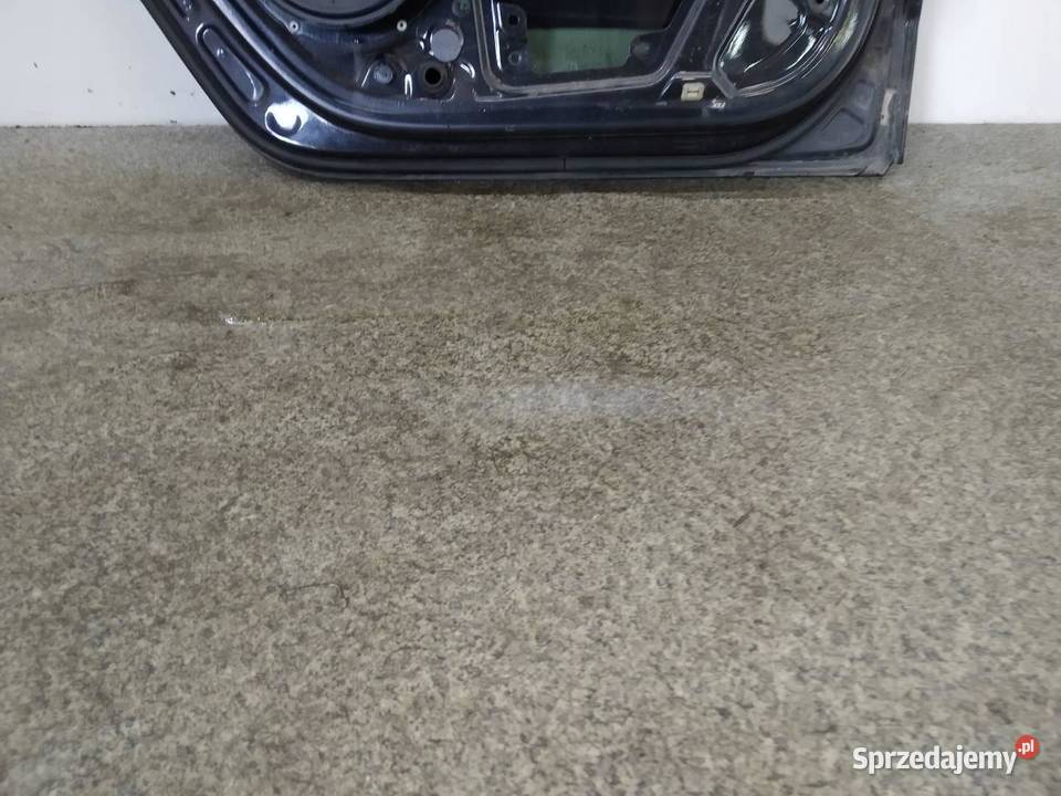 DRZWI LEWE TYŁ CZARNE SEDAN Skoda Superb II