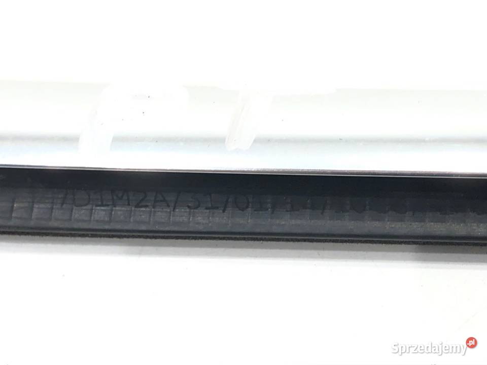 LISTWA ZGARNIAJĄCA TYŁ PRAWA FORD FOCUS III