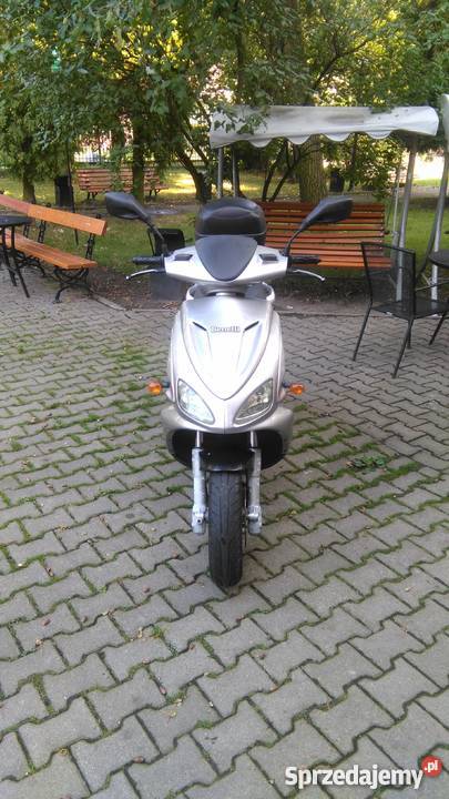 Benelli Velvet 125170 czterosuwowy