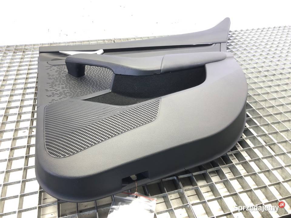 BOCZEK DRZWI PRAWY TYŁ SKODA OCTAVIA IV