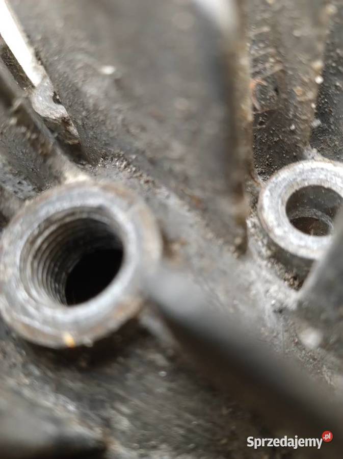 Głowica WSK 175 Sprawny gwint Silniki i osprzęt Jastrowie