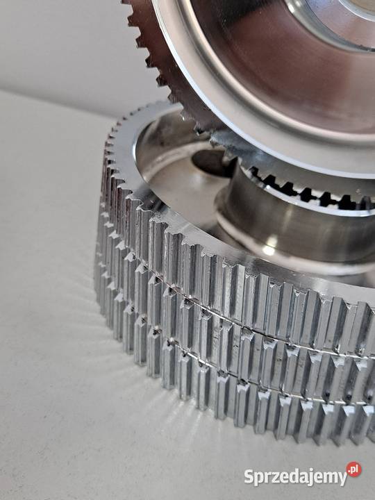 Rolka stalowa ciągnąca zębata 140x5035 Naprawa