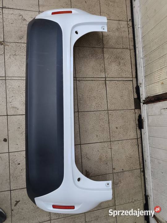 Yaris Cros 2024 Zderzak kompletny tył kolor 040 mazowieckie sprzedam