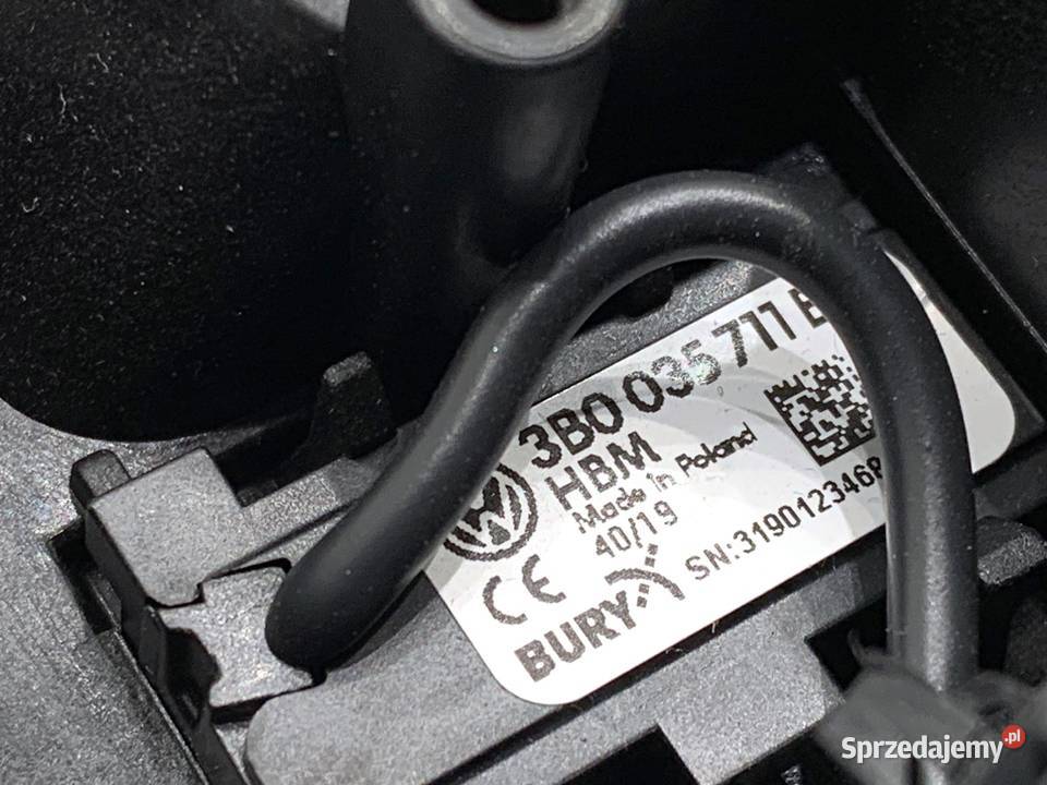 LAMPA SUFITOWA VW GOLF VII 3B0035711B Kombi