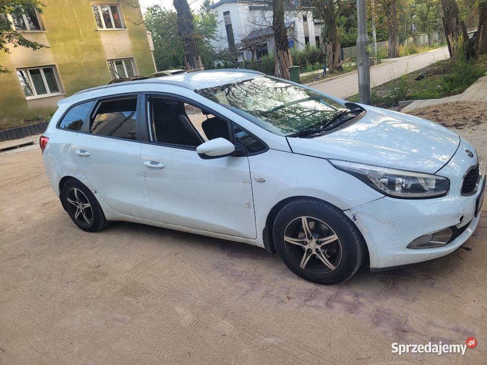Kia ceed 2015 r benzyna kombi biała 320000km