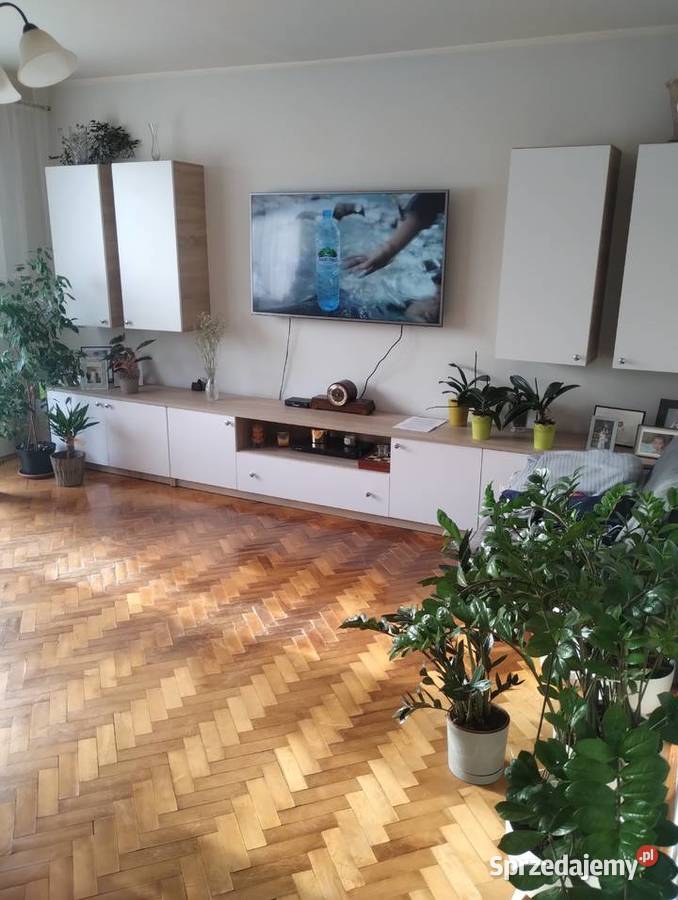 Sprzedam mieszkanie 3 pokoje 4 piętro winda 68 Łódź