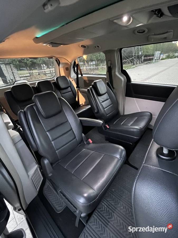 Chrysler Grand Voyager stan 7 os prywatne auto