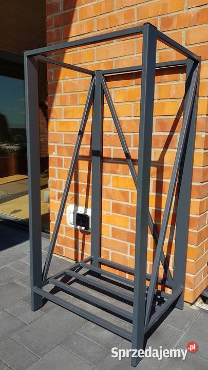 Drewutnia na drewno kominkowe