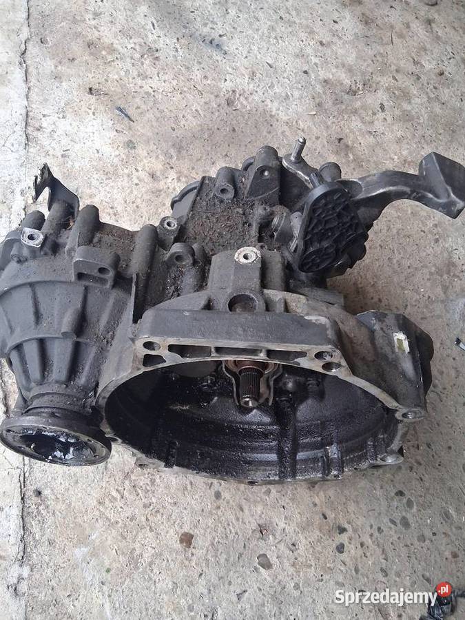 Skrzynia golf 5 uszkodzona GQQ osobowe Tymbark