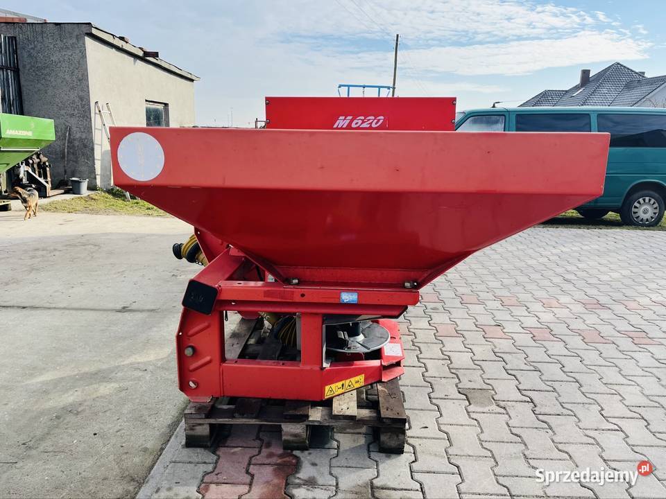Rozsiewacz Kuhn Rauch 935 mds 900 l Chwałkowo