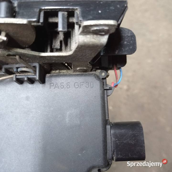 VW PASSAT B5 9601 ZAMEK PRAWY PRZÓD 8 PINÓW zachodniopomorskie Kamień Pomorski sprzedam