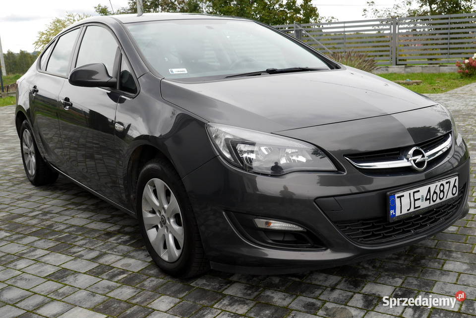 Opel Astra 2016 Polski salon stan nieuszkodzony małopolskie Słomniki sprzedam