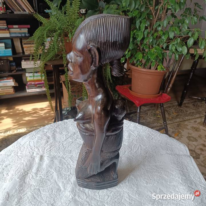 Afrykańska figurka z drzewa hebanowego