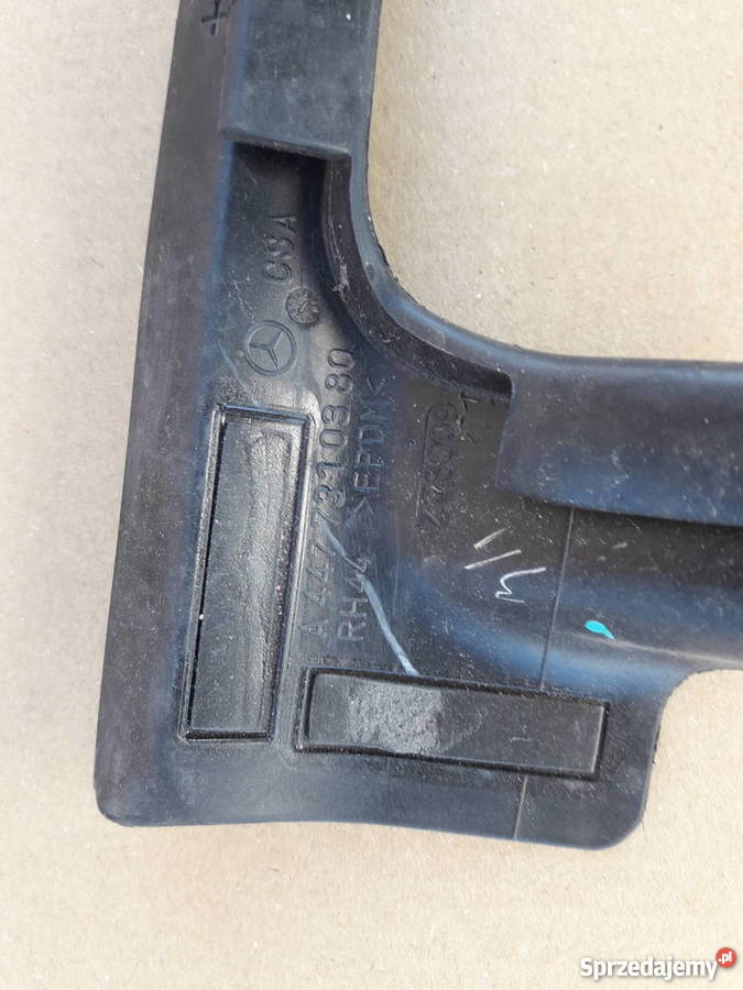 MERCEDES VITO 447 USZCZELAK GÓRNA DRZWI Bieleń