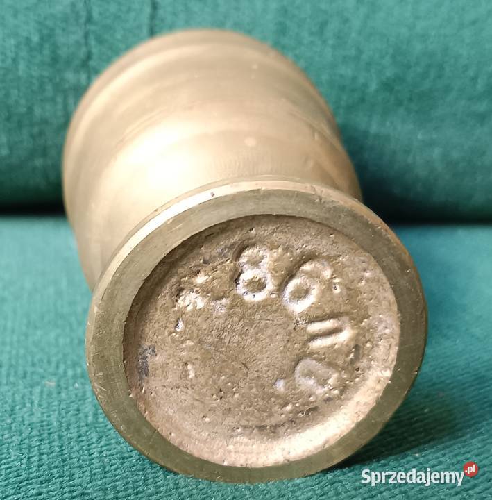 Zabytkowy mosiężny kielich moździerz