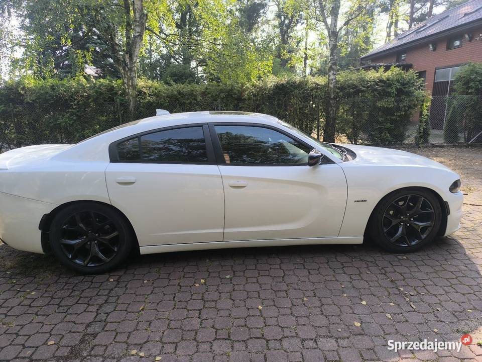Dodge Charger 5 7 HEMI RT plus sprowadzony Radomsko
